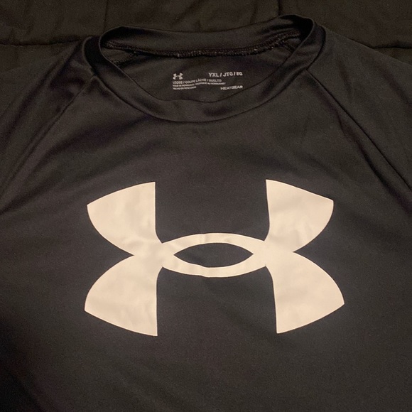 Under Armour bundle of boys shirts - Picture 5 of 5